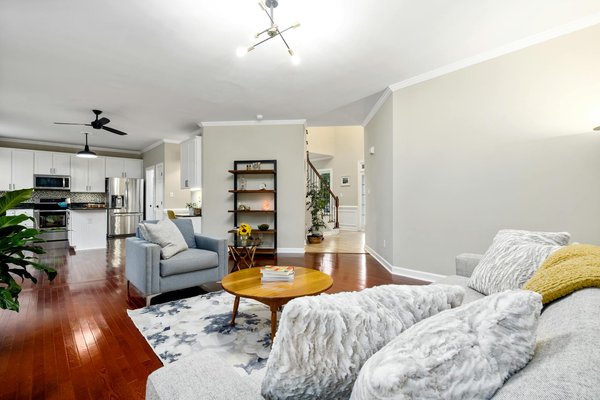 What are the unique flavors of regional UK sausages?